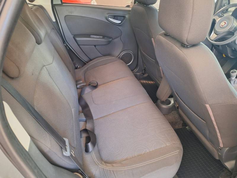 FIAT - GRAND SIENA - 2014/2015 - Cinza - R$ 40.900,00