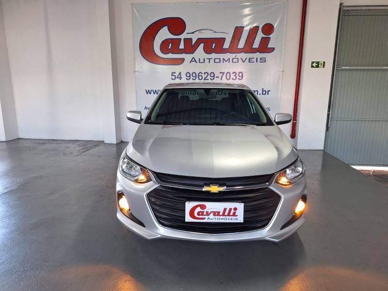 CHEVROLET - ONIX - 2020/2021 - Prata - R$ 79.900,00