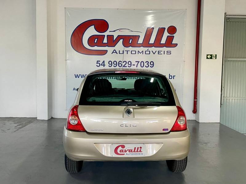 RENAULT - CLIO - 2011/2012 - Bege - R$ 25.900,00