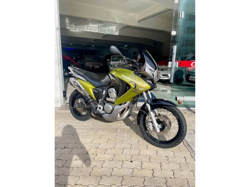 HONDA - XL 700V - 2012/2012 - Verde - R$ 32.900,00