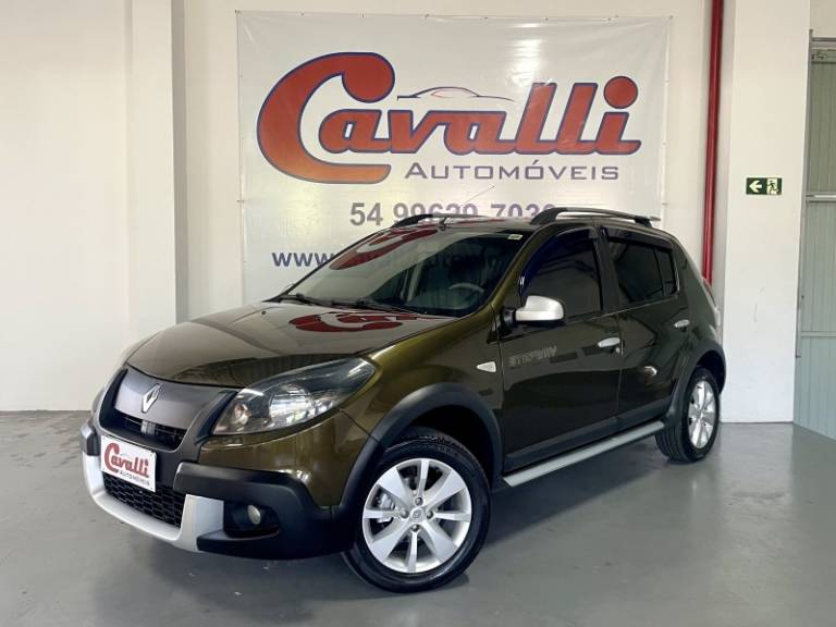 RENAULT - SANDERO - 2012/2013 - Verde - R$ 40.900,00