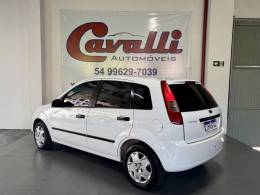 FORD - FIESTA - 2005/2006 - Branca - R$ 19.900,00