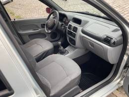 RENAULT - CLIO - 2008/2009 - Prata - R$ 23.900,00