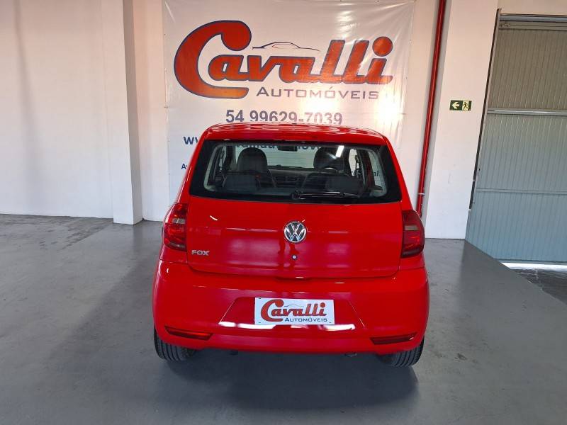VOLKSWAGEN - FOX - 2013/2014 - Vermelha - R$ 40.900,00