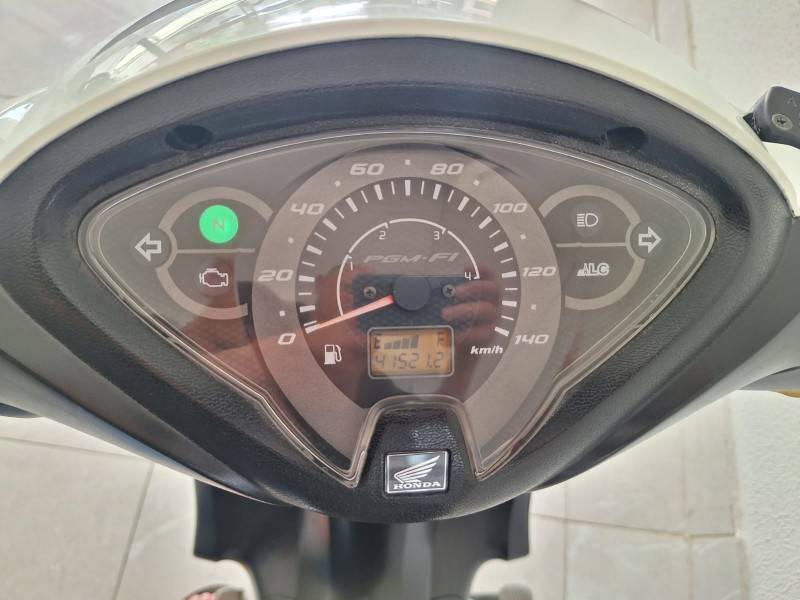 HONDA - BIZ 125 - 2013/2013 - Branca - R$ 12.900,00