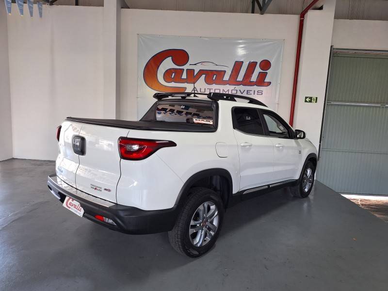 FIAT - TORO - 2020/2021 - Branca - R$ 116.900,00