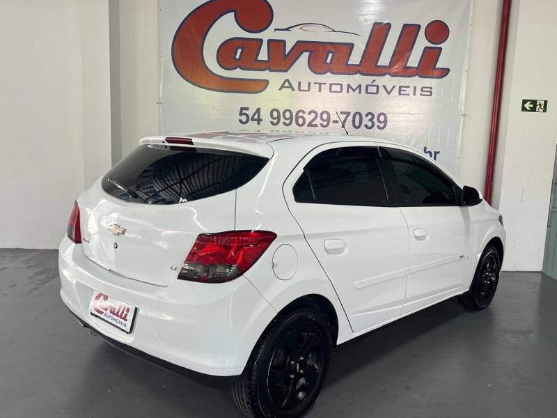 CHEVROLET - ONIX - 2014/2015 - Branca - R$ 48.900,00