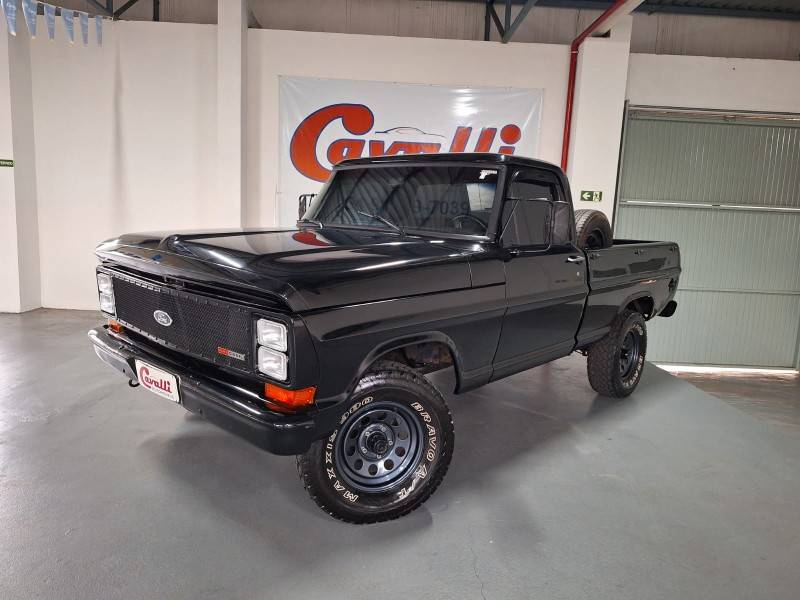 FORD - F-1000 - 1988/1989 - Preta - R$ 79.900,00