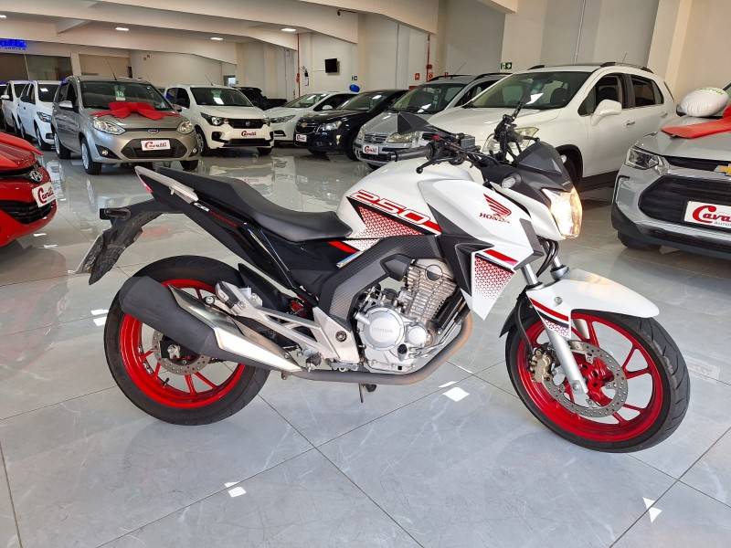 HONDA - CB 250F TWISTER - 2022/2022 - Branca - R$ 22.900,00