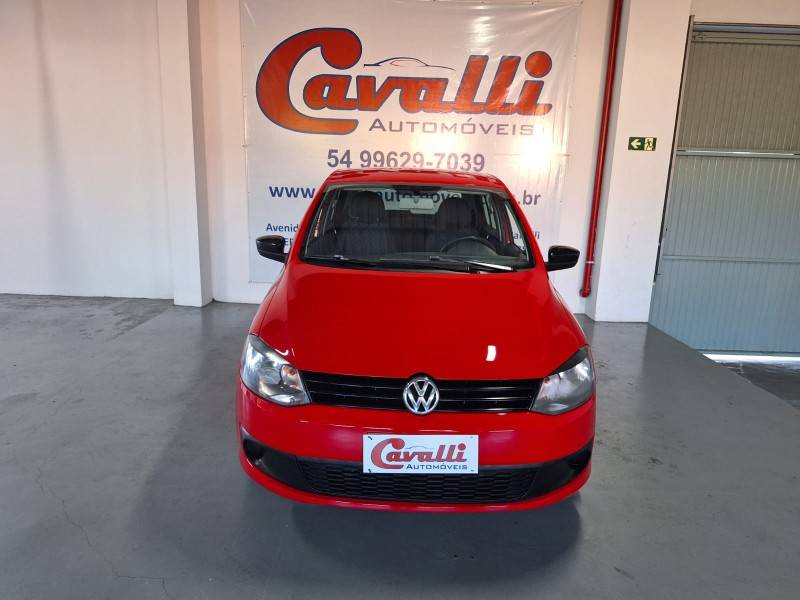 VOLKSWAGEN - FOX - 2013/2014 - Vermelha - R$ 40.900,00