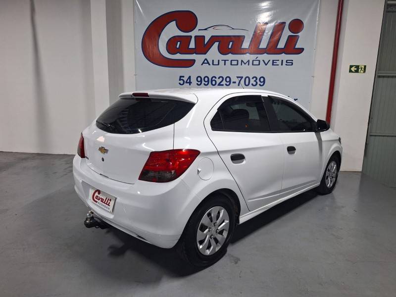 CHEVROLET - ONIX - 2018/2019 - Branca - R$ 50.900,00