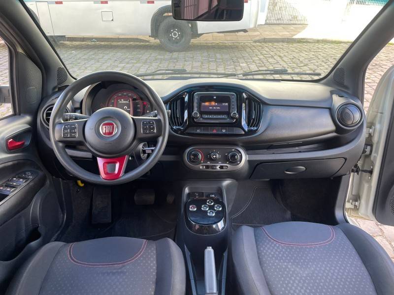 FIAT - UNO - 2014/2015 - Branca - R$ 43.900,00