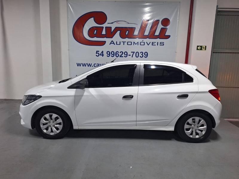 CHEVROLET - ONIX - 2018/2019 - Branca - R$ 50.900,00