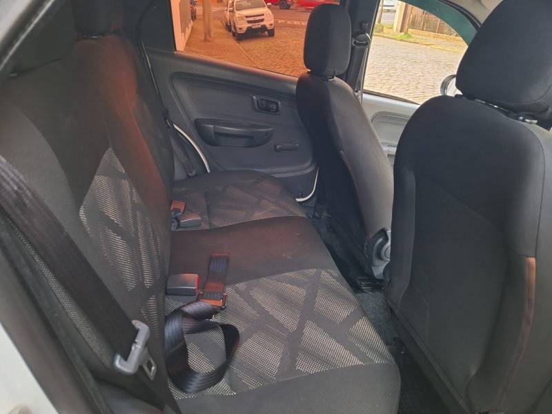 FIAT - PALIO - 2014/2015 - Branca - R$ 29.900,00