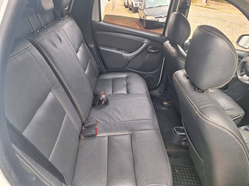 RENAULT - DUSTER - 2012/2013 - Branca - R$ 53.900,00