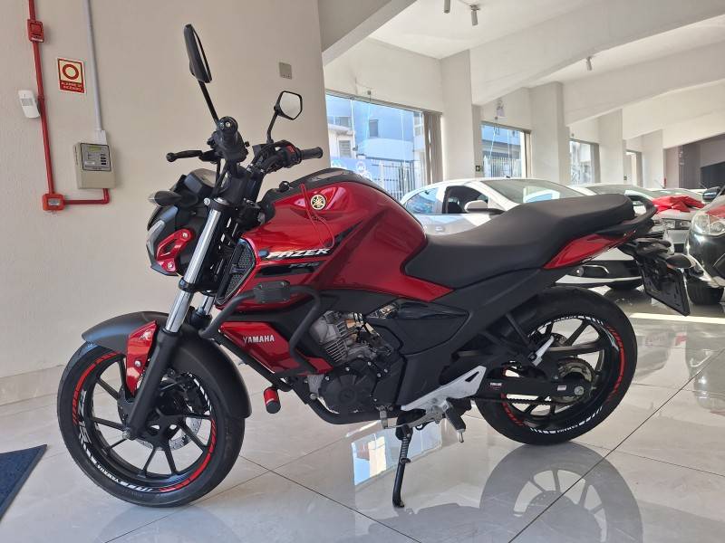 YAMAHA - FAZER - 2024/2024 - Vermelha - R$ 20.900,00