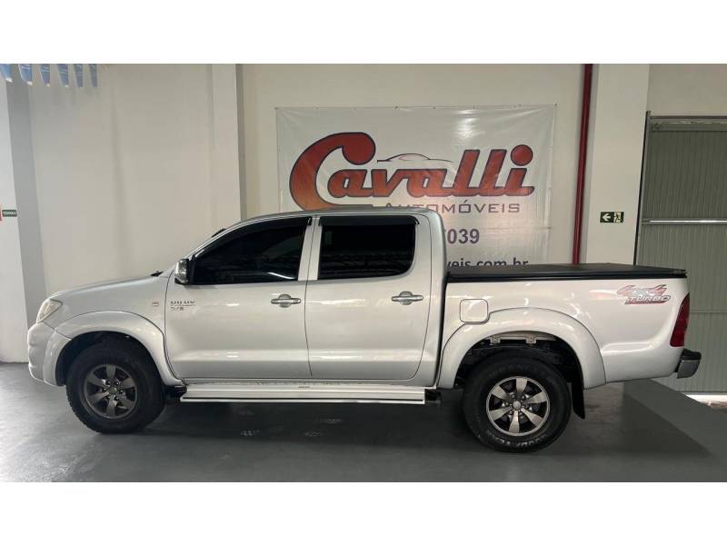 TOYOTA - HILUX - 2009/2009 - Prata - R$ 84.900,00
