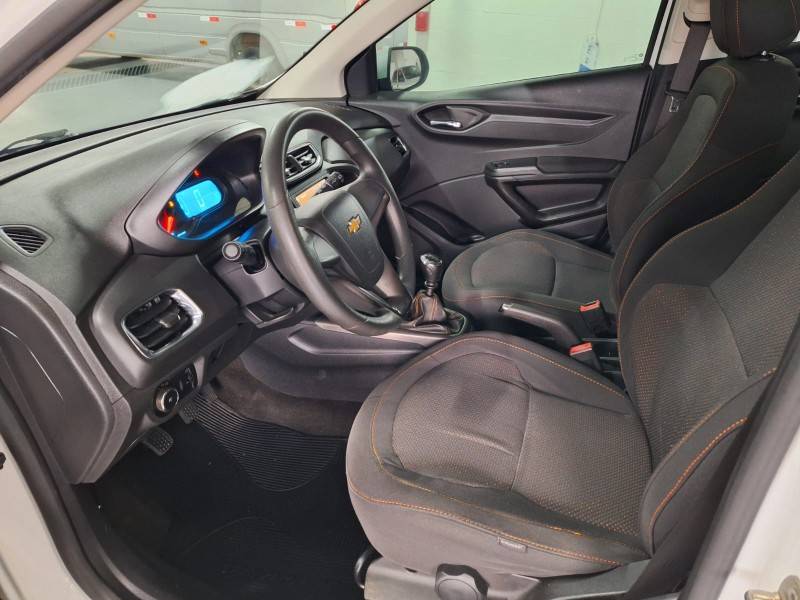 CHEVROLET - ONIX - 2013/2013 - Branca - R$ 48.900,00