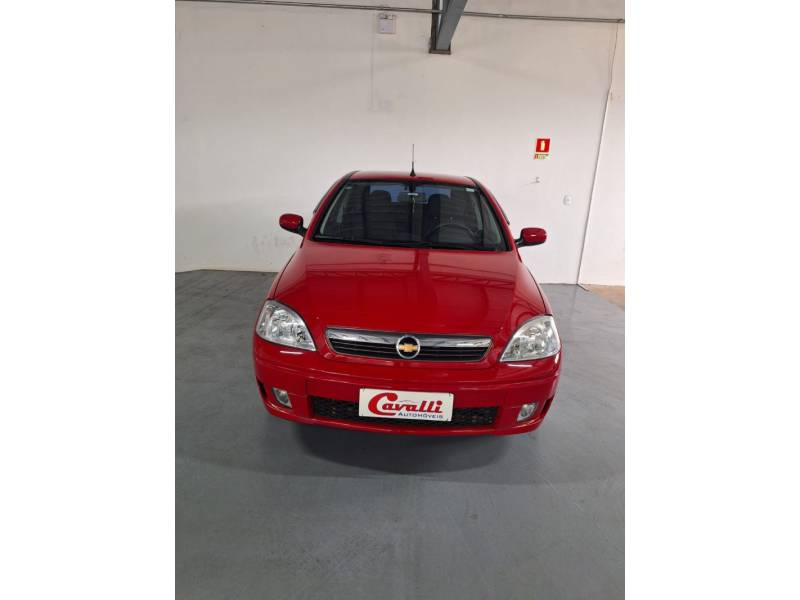 CHEVROLET - CORSA - 2010/2011 - Vermelha - R$ 33.900,00