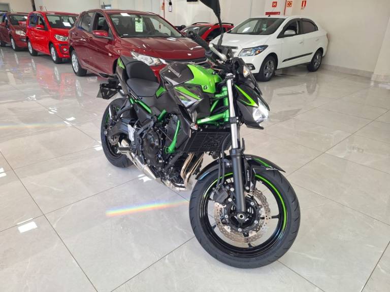 KAWASAKI - Z650 SE - 2021/2022 - Verde - R$ 43.900,00