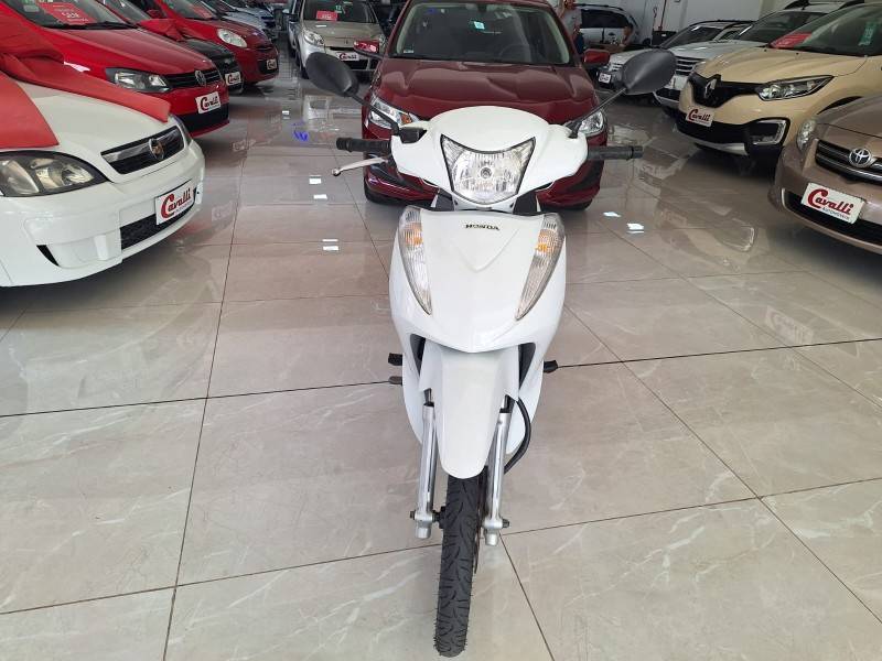HONDA - BIZ 125 - 2013/2013 - Branca - R$ 12.900,00