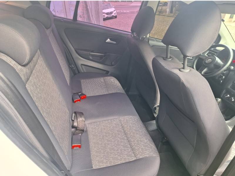 VOLKSWAGEN - FOX - 2012/2013 - Branca - Sob Consulta