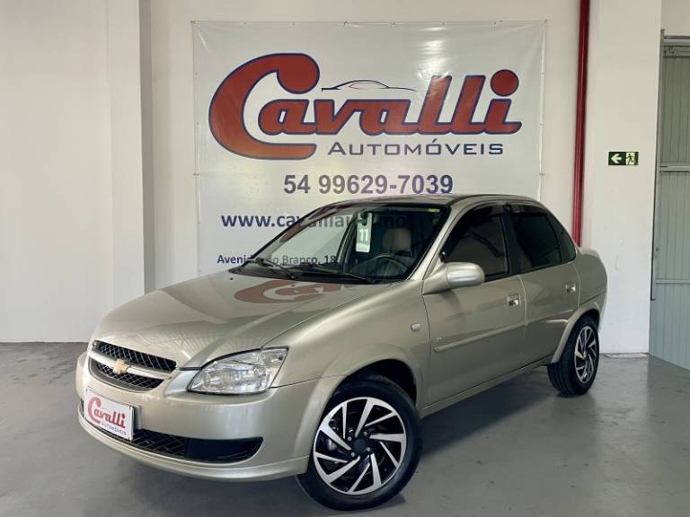 CHEVROLET - CLASSIC - 2010/2011 - Bege - R$ 25.900,00