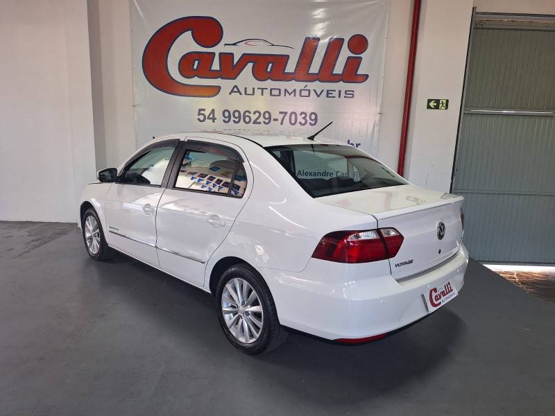 VOLKSWAGEN - VOYAGE - 2013/2013 - Branca - R$ 35.900,00