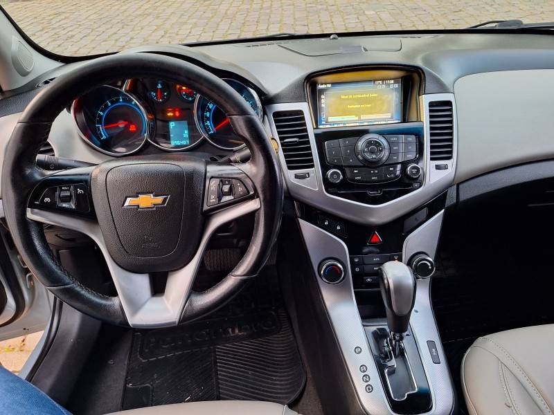 CHEVROLET - CRUZE - 2012/2012 - Prata - R$ 55.900,00
