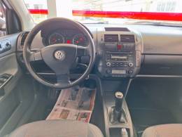 VOLKSWAGEN - POLO SEDAN - 2010/2011 - Prata - R$ 38.900,00