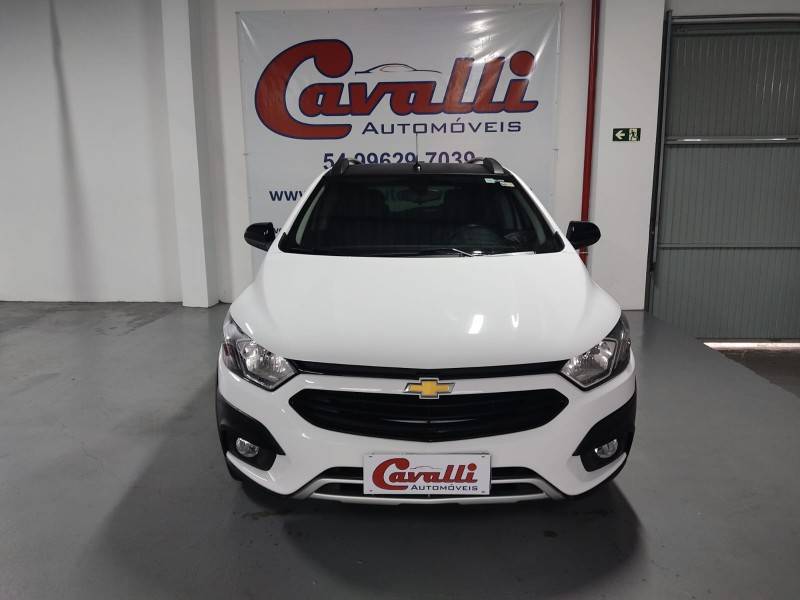 CHEVROLET - ONIX - 2017/2018 - Branca - R$ 64.900,00