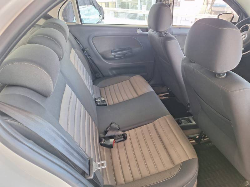 VOLKSWAGEN - VOYAGE - 2013/2013 - Branca - R$ 35.900,00