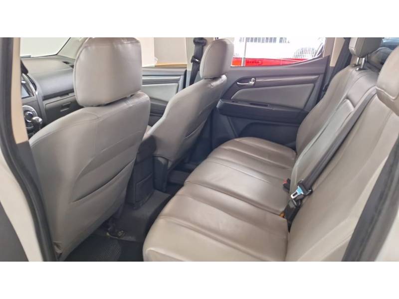 CHEVROLET - S10 - 2012/2013 - Branca - R$ 105.900,00
