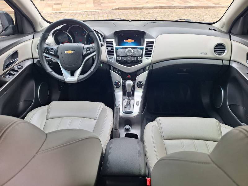 CHEVROLET - CRUZE - 2012/2012 - Preta - R$ 57.900,00