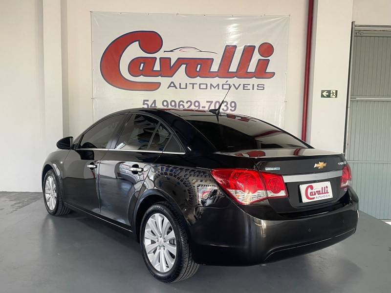 CHEVROLET - CRUZE - 2013/2014 - Preta - R$ 65.900,00