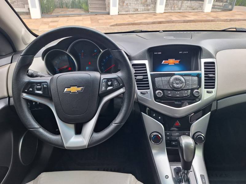 CHEVROLET - CRUZE - 2012/2012 - Preta - R$ 57.900,00