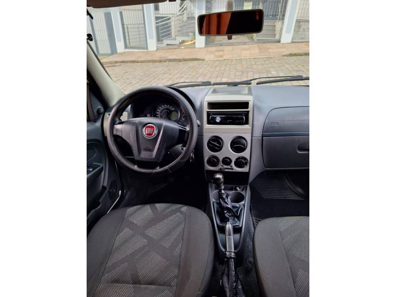 FIAT - PALIO - 2014/2015 - Branca - R$ 29.900,00