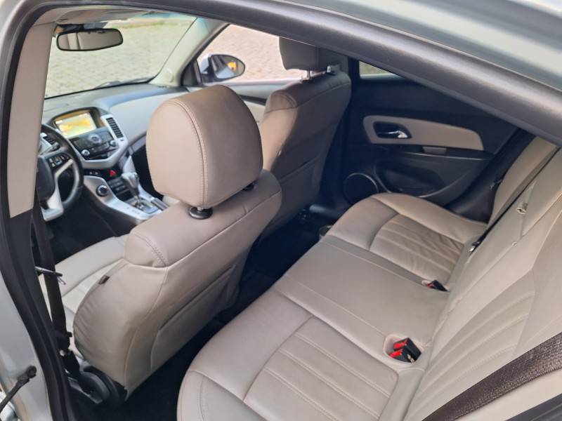 CHEVROLET - CRUZE - 2012/2012 - Prata - R$ 55.900,00