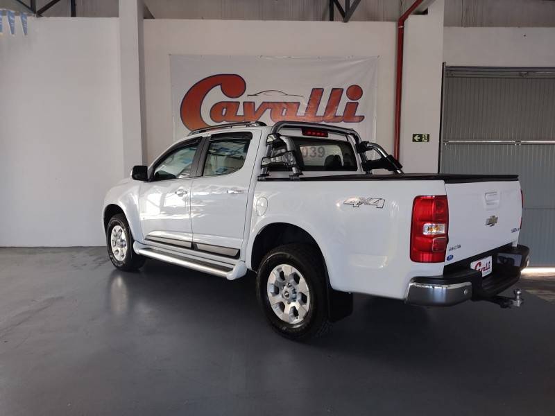 CHEVROLET - S10 - 2015/2016 - Branca - R$ 134.900,00