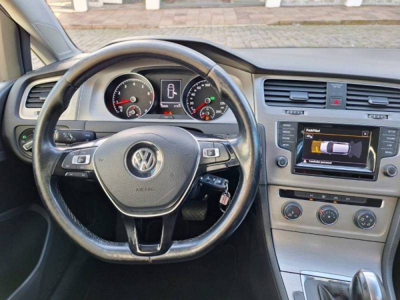 VOLKSWAGEN - GOLF - 2015/2015 - Branca - R$ 73.900,00