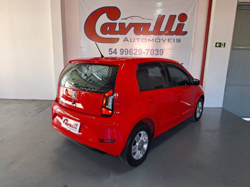 VOLKSWAGEN - UP - 2017/2018 - Vermelha - R$ 55.900,00