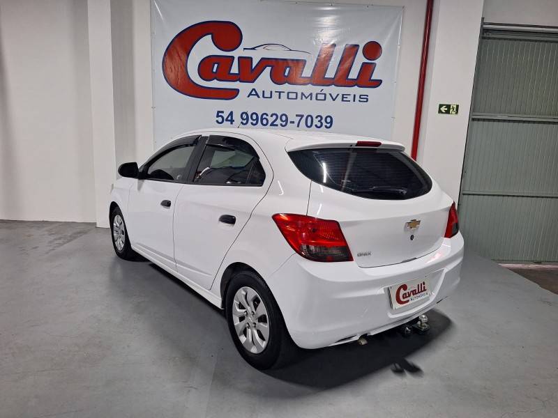 CHEVROLET - ONIX - 2018/2019 - Branca - R$ 50.900,00