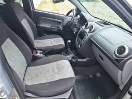FORD - FIESTA - 2009/2009 - Prata - R$ 29.900,00