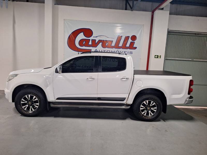 CHEVROLET - S10 - 2012/2013 - Branca - R$ 105.900,00
