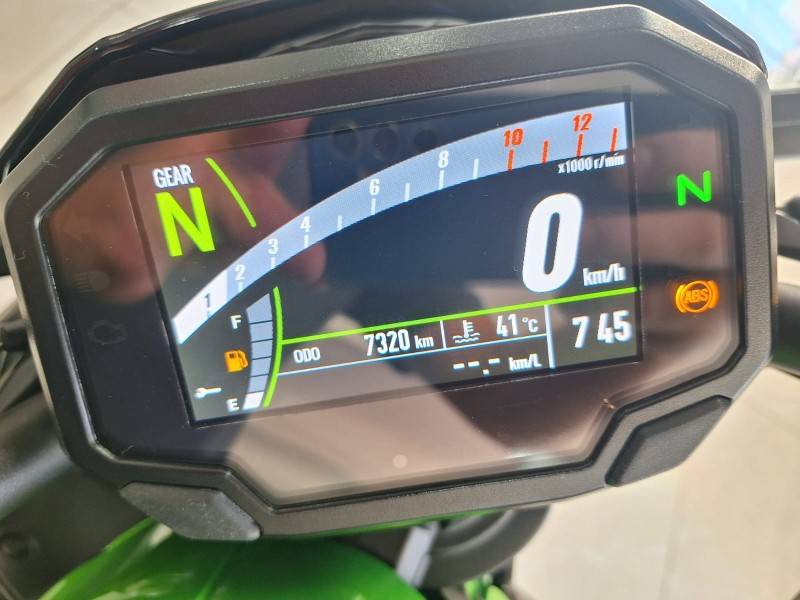 KAWASAKI - Z650 SE - 2021/2022 - Verde - R$ 43.900,00
