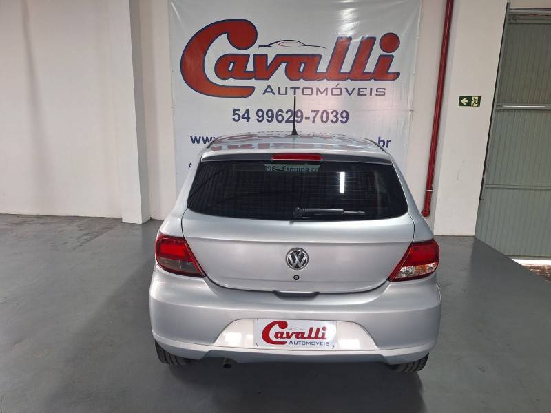 VOLKSWAGEN - GOL - 2010/2011 - Prata - R$ 28.900,00