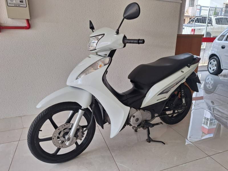 HONDA - BIZ 125 - 2013/2013 - Branca - R$ 12.900,00