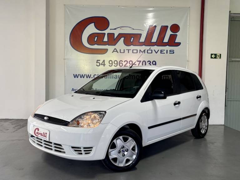 FORD - FIESTA - 2005/2006 - Branca - R$ 19.900,00