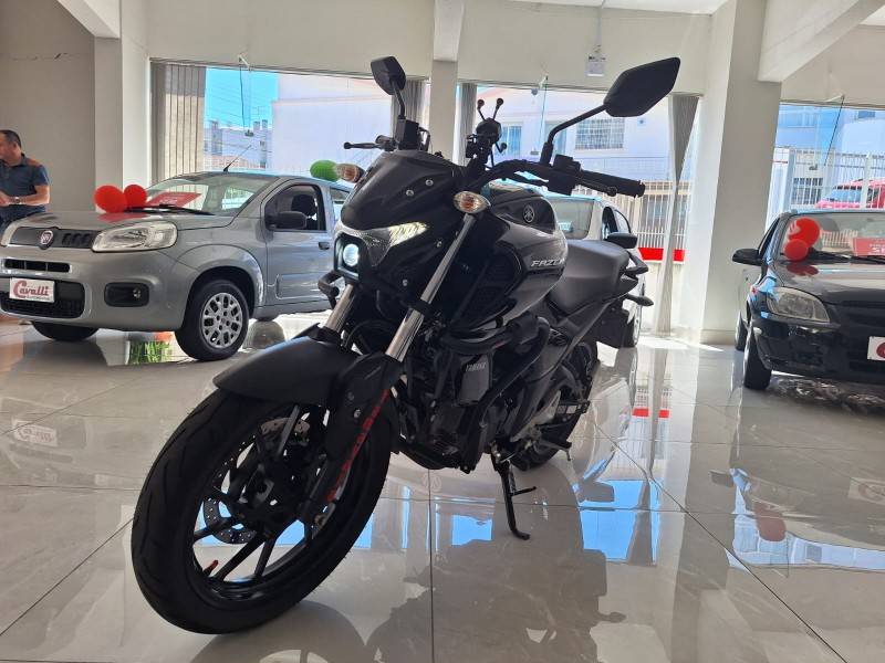 YAMAHA - FAZER - 2024/2024 - Preta - R$ 20.900,00