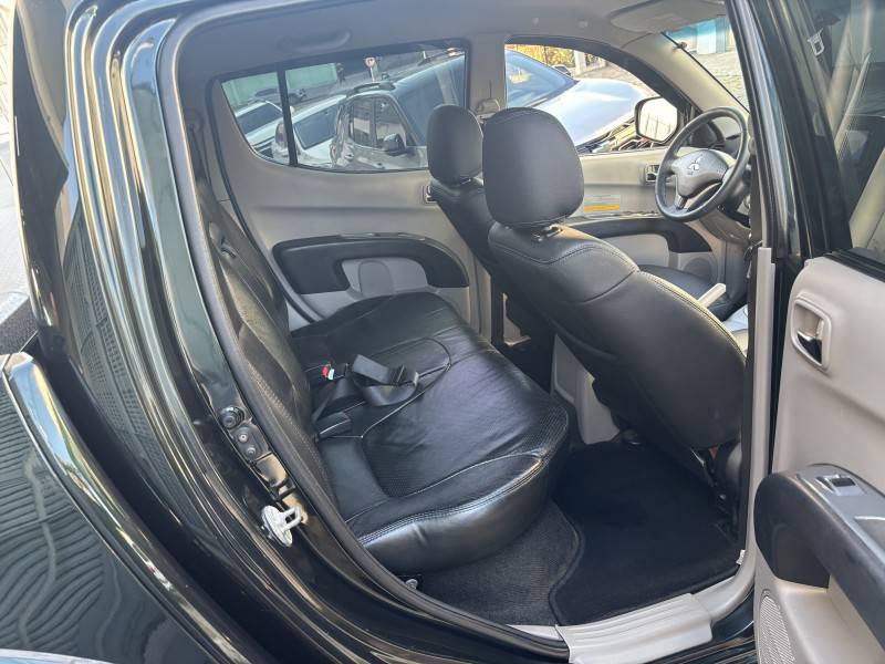 MITSUBISHI - L200 TRITON - 2008/2009 - Verde - R$ 89.900,00